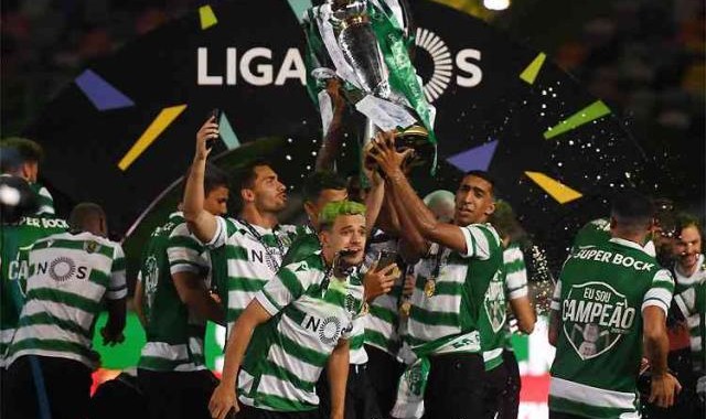 开云体育移动版-19年 C罗5拿欧冠5捧金球后 里斯本竞技葡超再夺冠