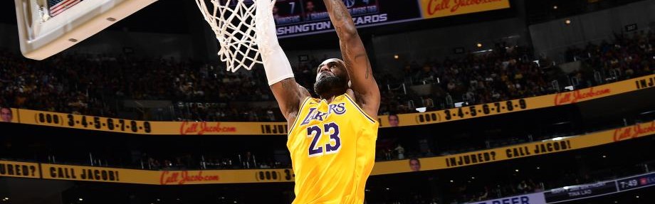 开云体育移动版-詹姆斯21+10+12三双 湖人全队六人得分上双轻取奇才