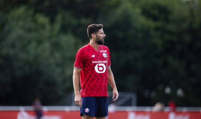 开云体育App-吉鲁：只要还能踢球我就想继续享受比赛，但目前还没有做出决定