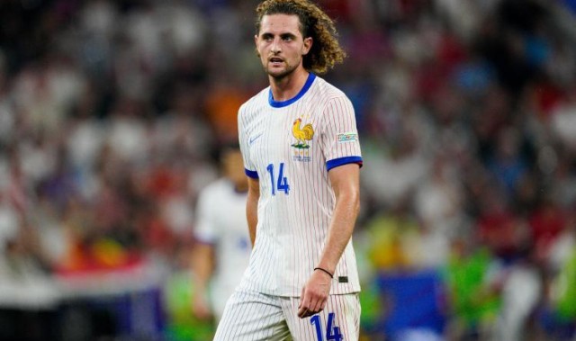 开云体育移动版-德尚谈拉比奥特被巴黎球迷嘘：嘘国家队的球员是不可接受的