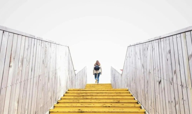 开云体育移动版-惊人的穷人定律：越是贫穷的家庭，越喜欢让子女从事这3类工作，结果越来越穷