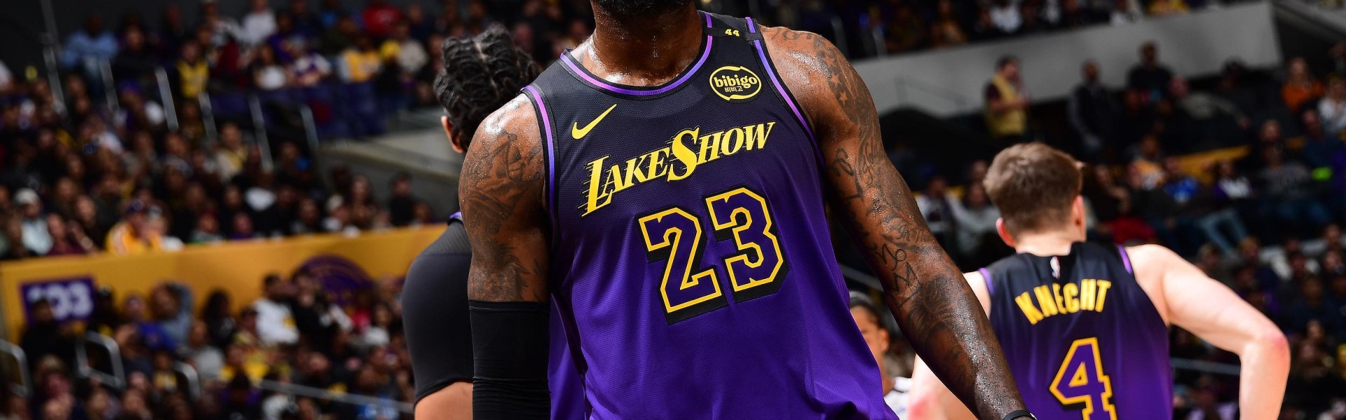 开云体育官网-霍华德：科比不在乎别人看法，而詹姆斯希望所有人都喜欢他