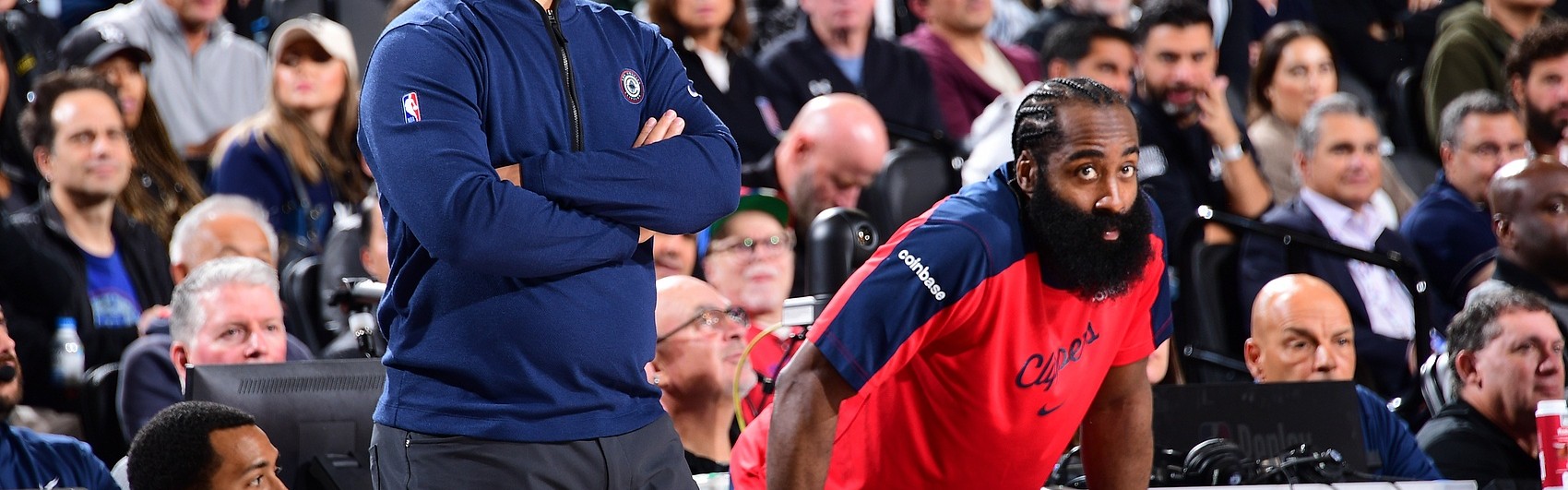 过山车！快船上半赛程表现：开局3-2 接3-19灾难表现 再12-2复苏