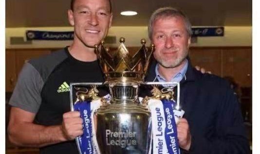 开云体育官网-【回声】谩骂与感激并存 阿布决议告别并未平息事态