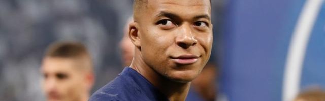 姆巴佩：马克龙曾数次致电劝我留下 这太疯狂了