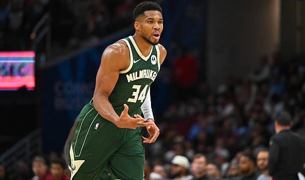 开云体育App-啥队有这配置？记者：某球队放弃字母哥因担心其不想当老二