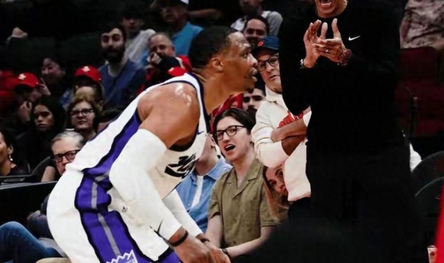 开云体育移动版-失传已久的NBA绝学让威少学回来了！威少之后还后继有人吗？|拉塞尔·威斯布鲁克|金鸡独立|国王|火箭|拉塞尔-威斯布鲁克_新浪体育_新浪新闻