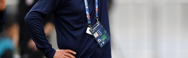 开云体育移动版-4轮10分崔康熙扛起泰山狂奔 谢晖5连败无计可施